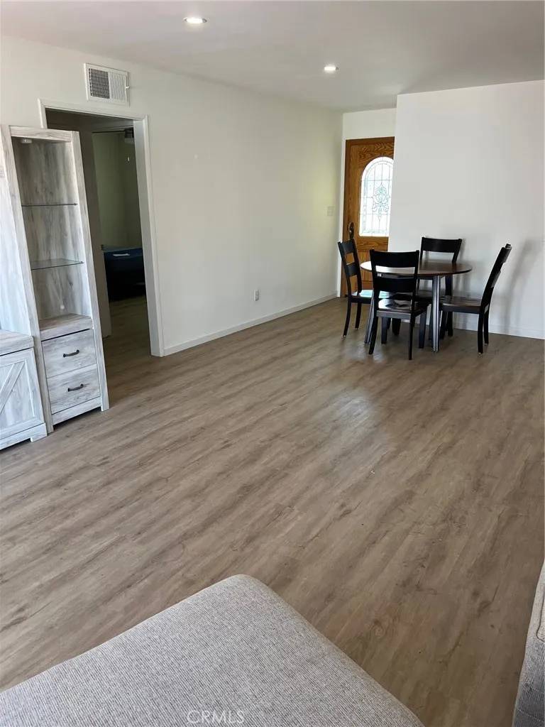 Port Hueneme, CA 93041,165 W Fiesta green