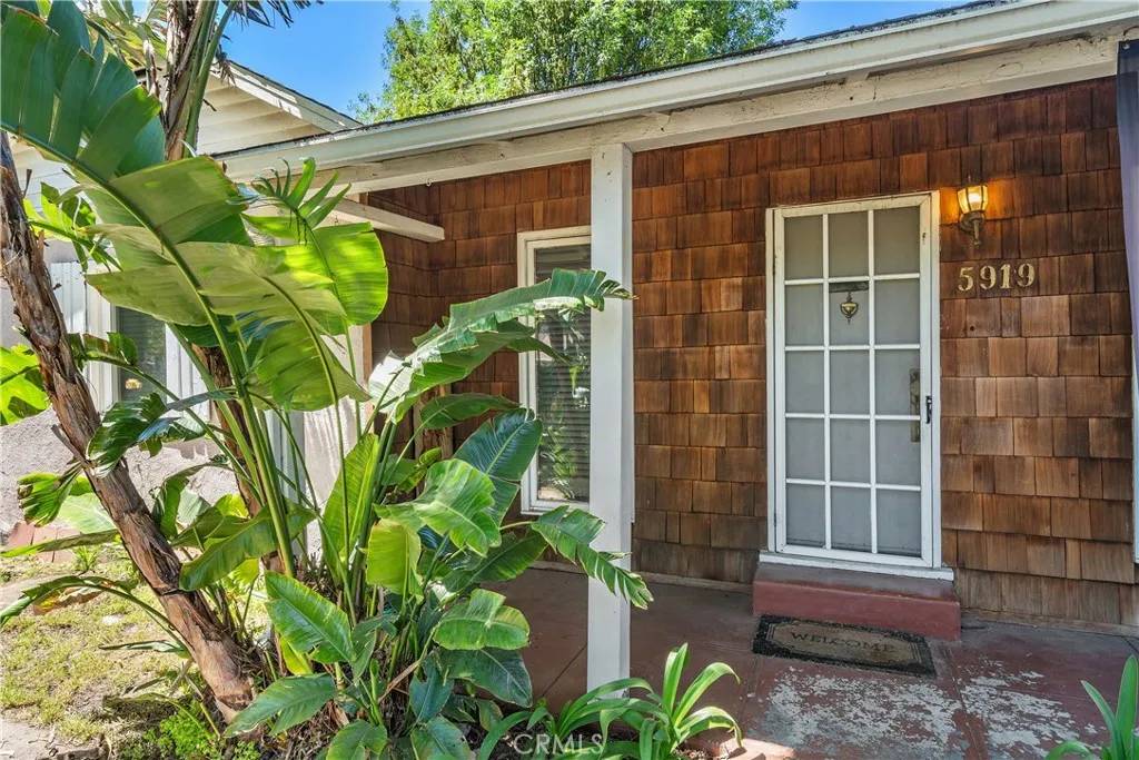 Valley Glen, CA 91401,5919 Cantaloupe Avenue