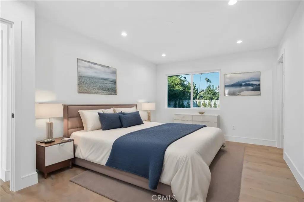 Woodland Hills, CA 91367,6428 Kessler Avenue