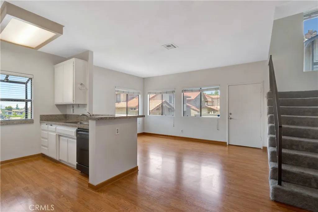 Thousand Oaks, CA 91362,62 Maegan Place #4