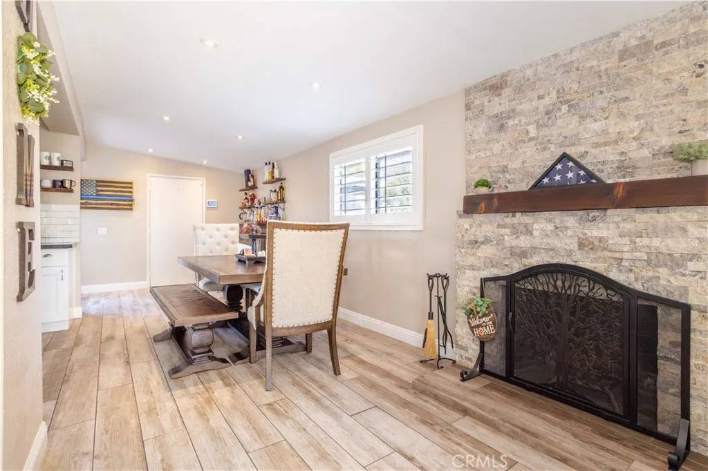 Saugus, CA 91350,27573 Santa Clarita Road