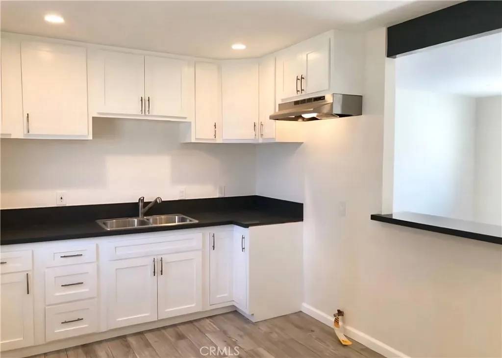Compton, CA 90222,352 W Peach Street