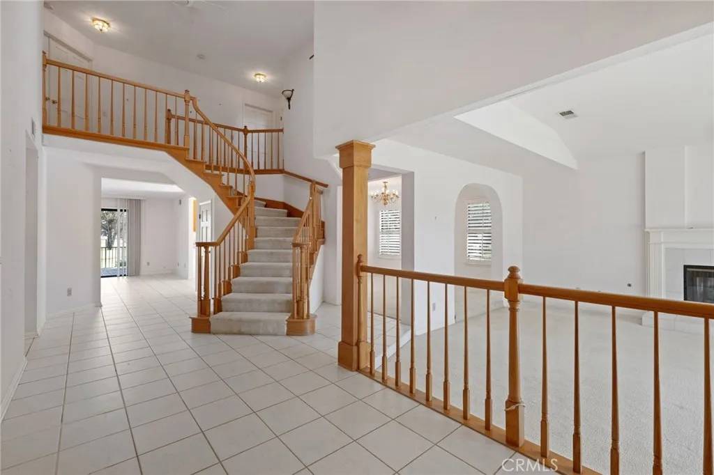 Oxnard, CA 93036,2207 Inverness Court