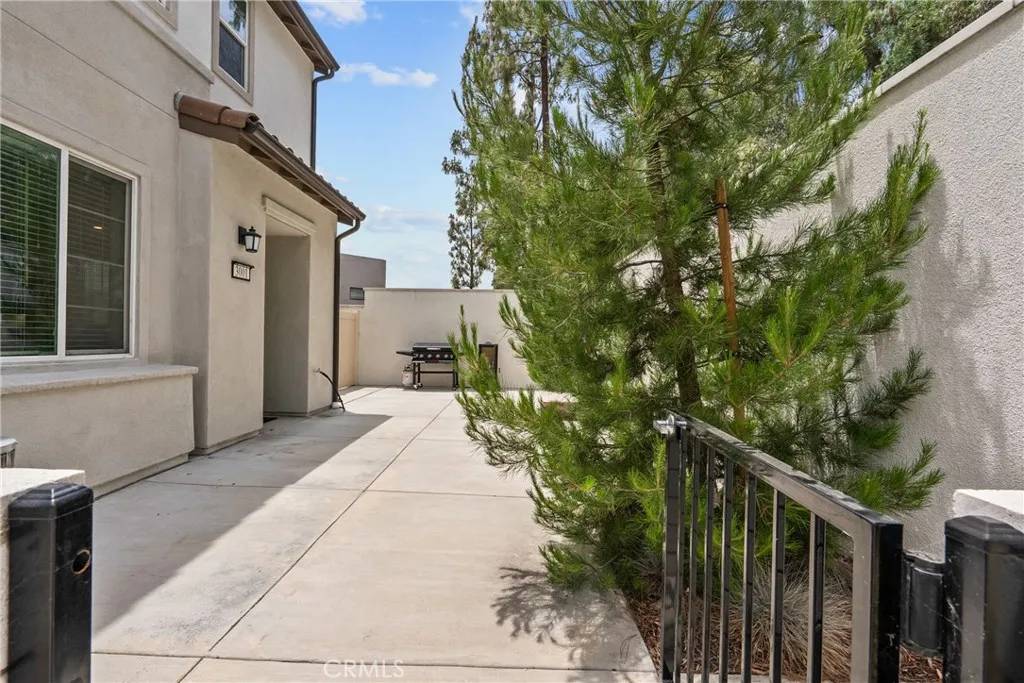 Simi Valley, CA 93065,3001 Honolulu Lane