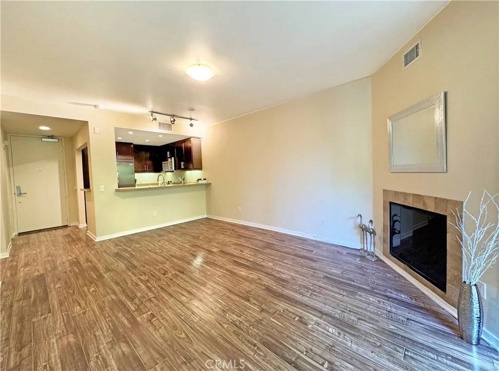 Playa Del Rey, CA 90293,8707 Falmouth Avenue #115