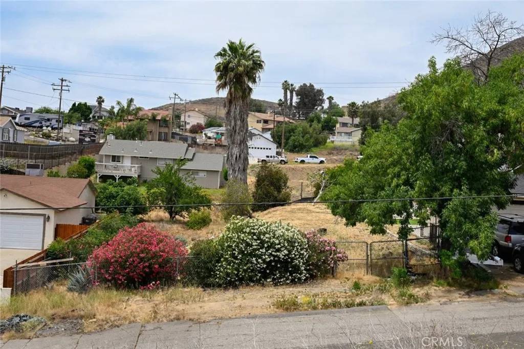 Canyon Lake, CA 91356,0 Longhorn