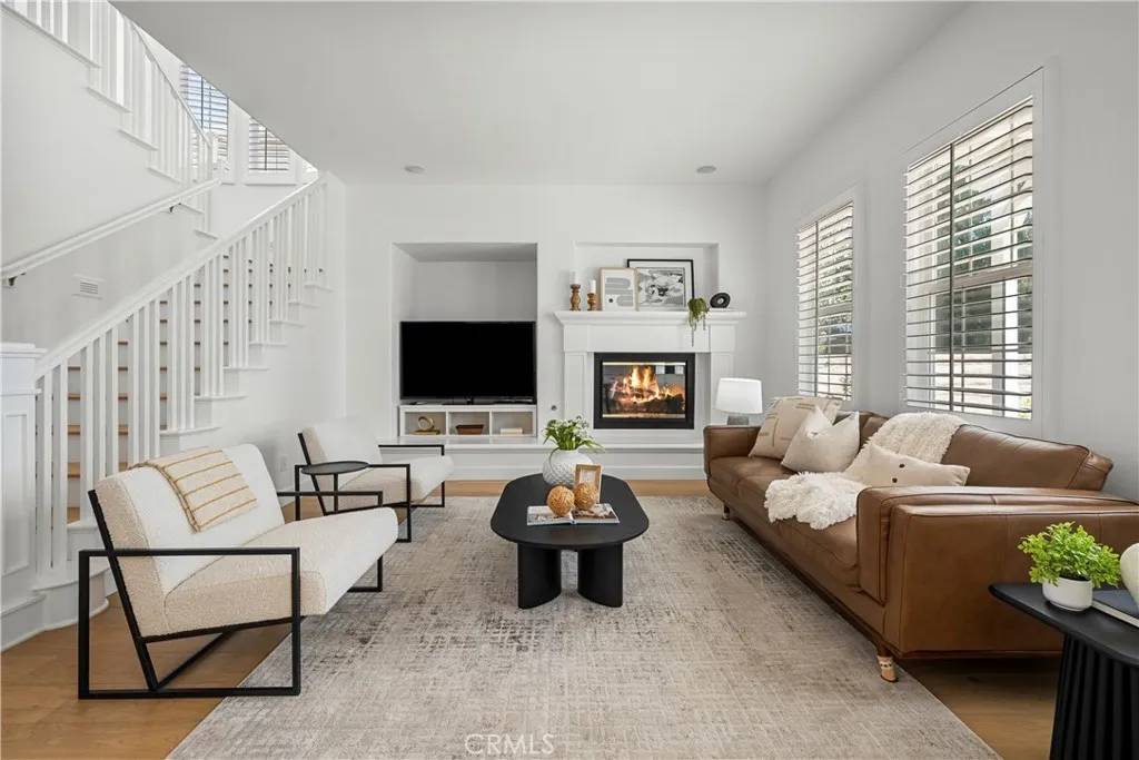 Valencia, CA 91355,26814 Fairlain Drive