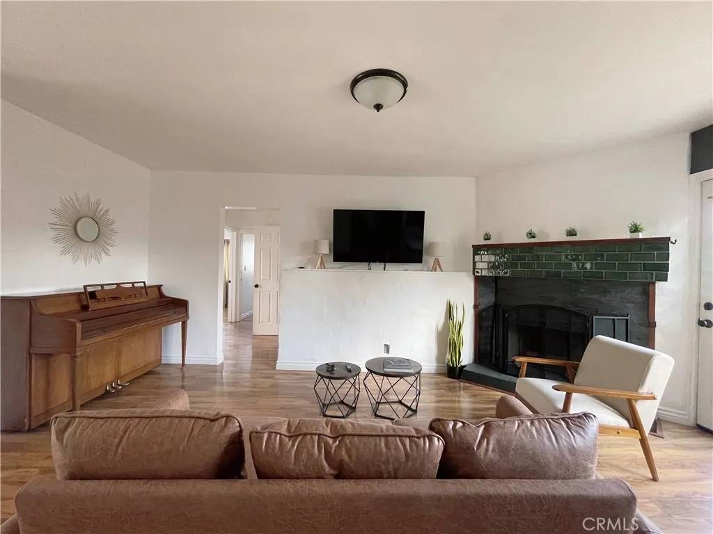 Reseda, CA 91335,6638 Bovey Avenue