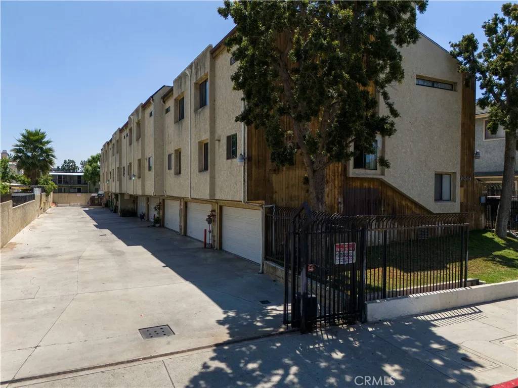 Panorama City, CA 91402,9004 Willis Avenue #8
