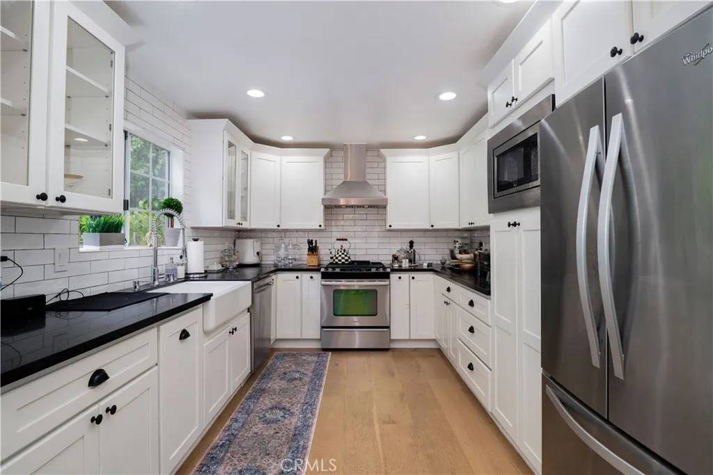 Encino, CA 91316,5200 White Oak Avenue #21