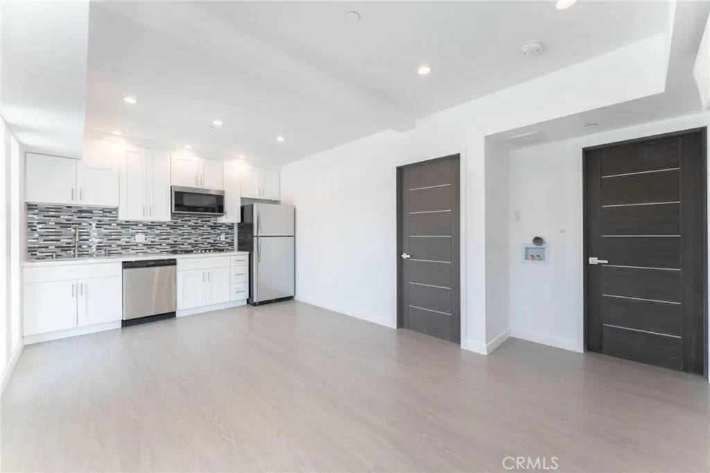 Lake Balboa, CA 91406,6843 N Haskell Ave #2