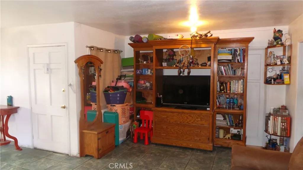 Pacoima, CA 91331,13912 Daventry Street