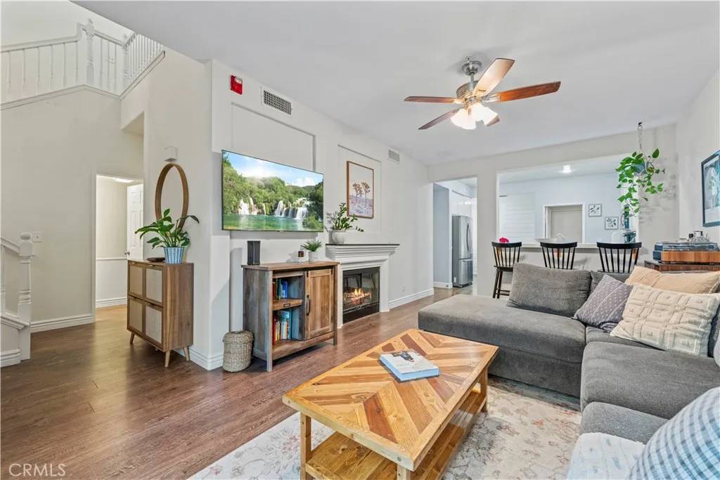 Valencia, CA 91354,23411 Abbey Glen Place #41