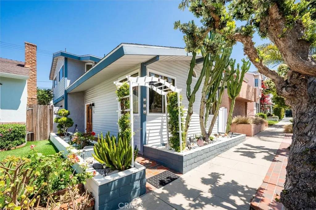 Manhattan Beach, CA 90266,537 3rd Street