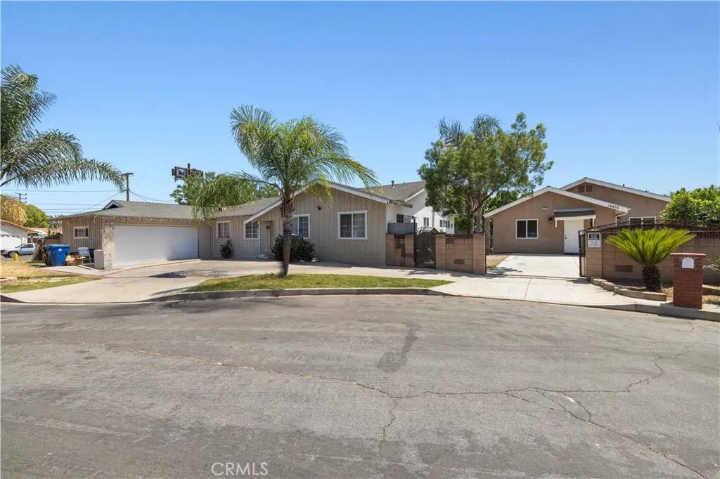 Panorama City, CA 91402,14230 Calahan Street