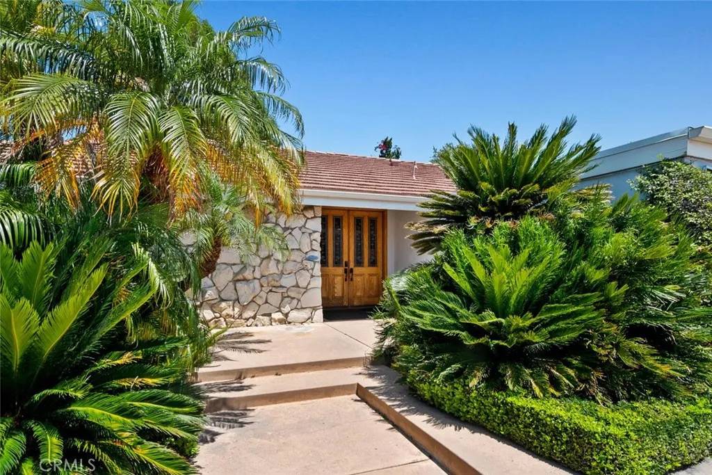 Chatsworth, CA 91311,20451 Bermuda Street