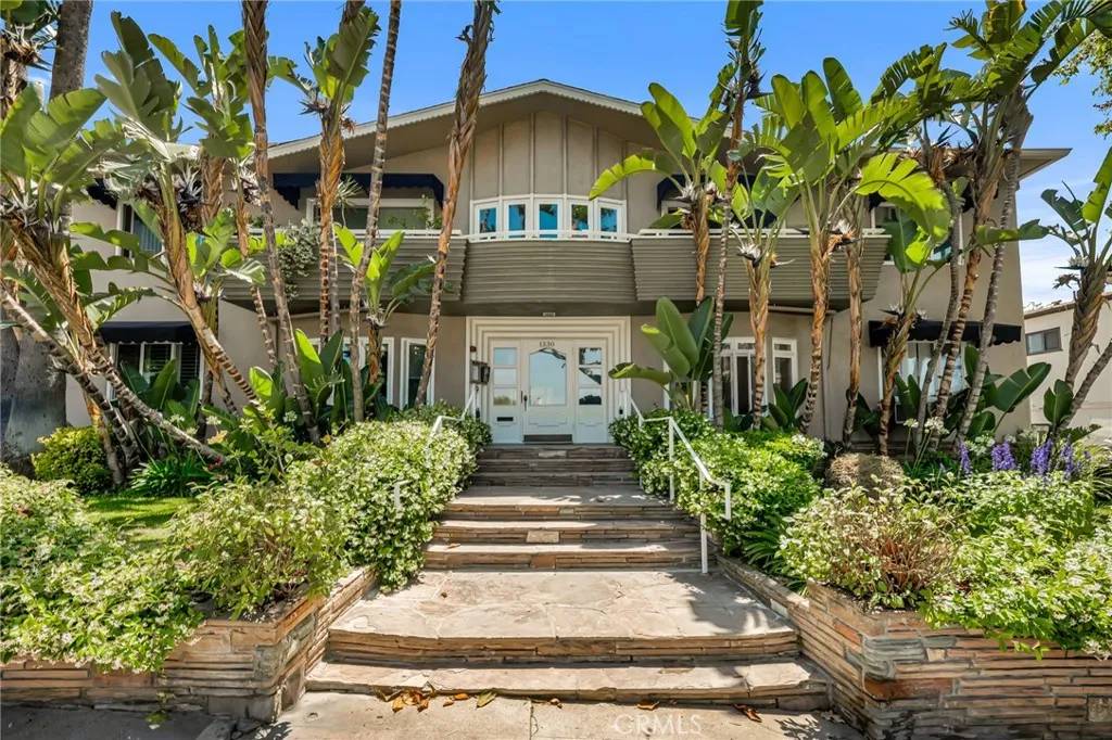 West Hollywood, CA 90046,1330 N Crescent Heights Boulevard #12