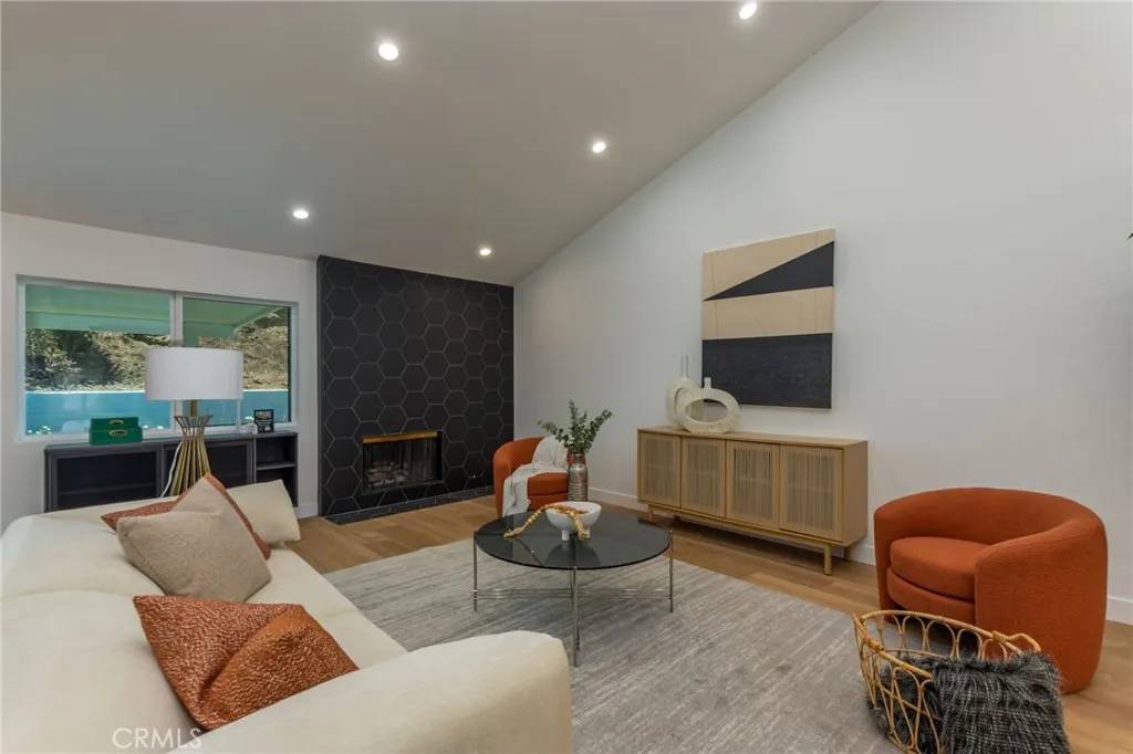 Newbury Park, CA 91320,876 Ballina Court