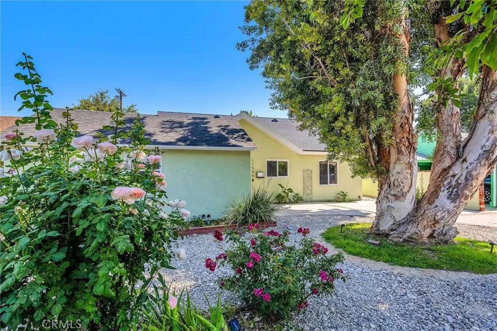 Northridge, CA 91325,17508 Strathern Street