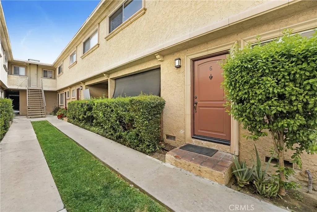 Winnetka, CA 91306,20235 Cohasset Street #6