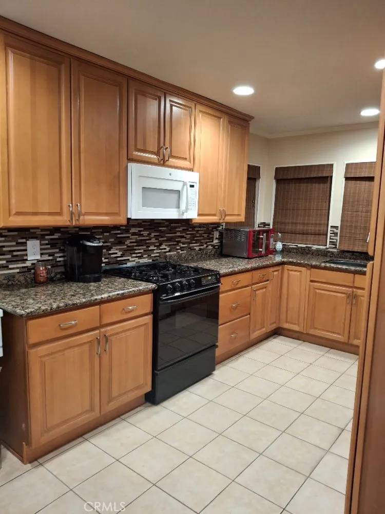 Sylmar, CA 91342,15455 Glenoaks #226