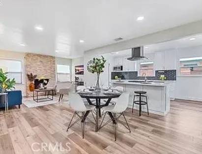 Van Nuys, CA 91406,7517 Louise Avenue