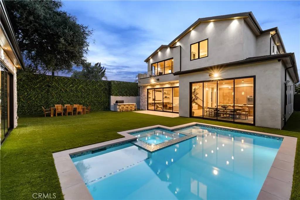 Sherman Oaks, CA 91423,13536 Morrison Street