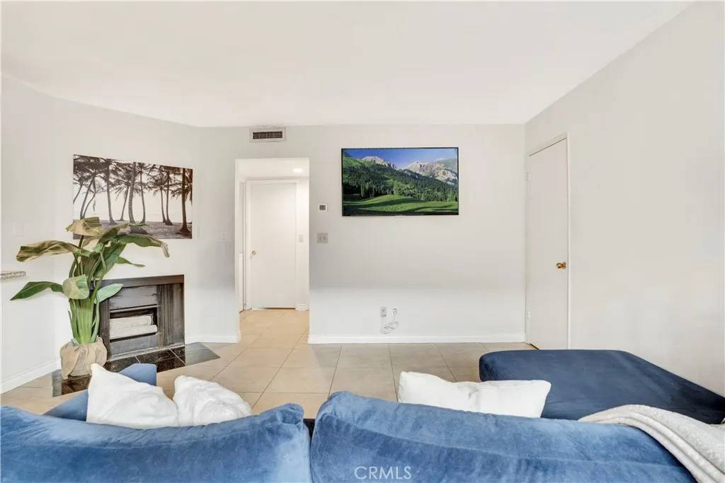 North Hills, CA 91343,9038 Orion Avenue #107