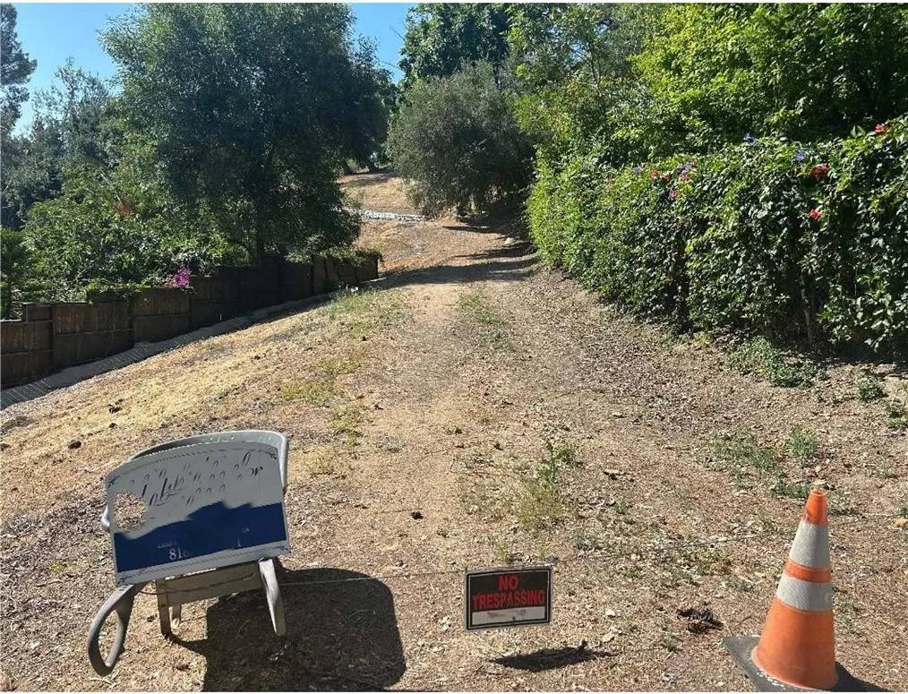 Woodland Hills, CA 91364,5075 Hood