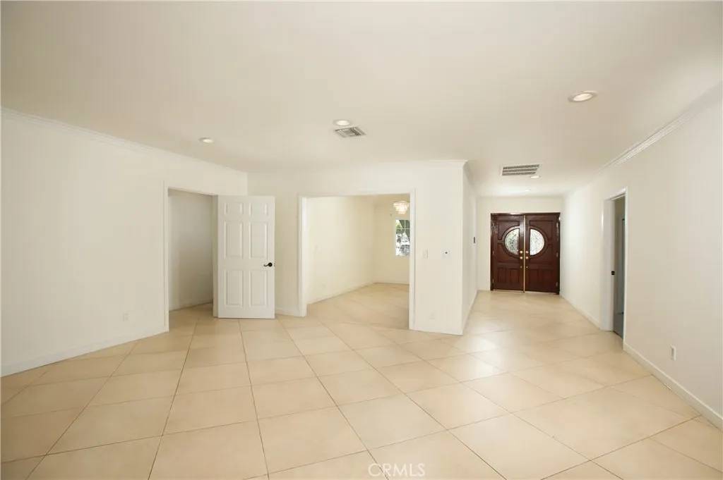 Tarzana, CA 91356,5139 Nestle Avenue
