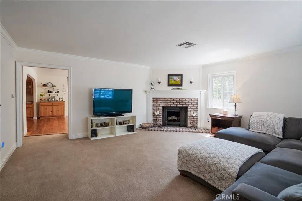 Newhall, CA 91321,23538 Arlen Drive