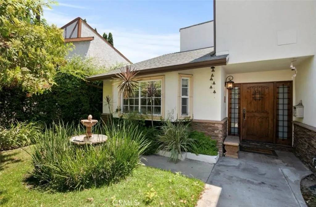 Valley Village, CA 91607,5954 Wilkinson Avenue