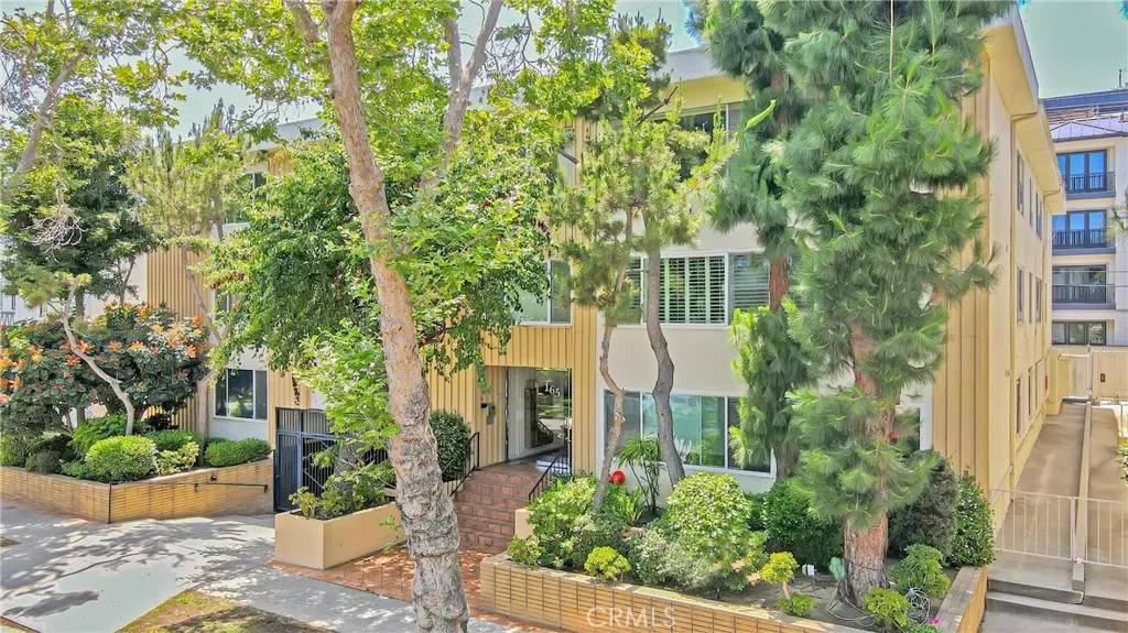 Beverly Hills, CA 90211,165 N Swall Drive #105