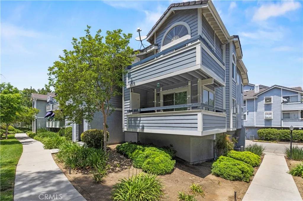 Canyon Country, CA 91351,26904 Flo Lane #456