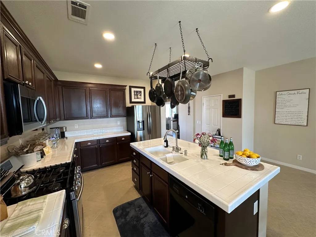 Rosamond, CA 93560,2408 Driftwood Drive
