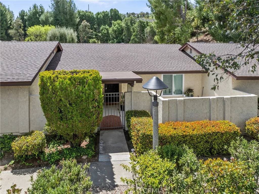 Newhall, CA 91321,26335 Oakspur Drive #B