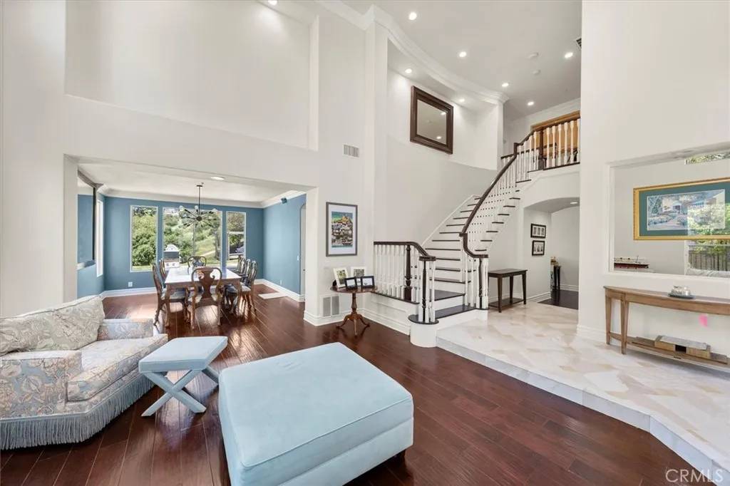 Topanga, CA 90290,21045 Mendenhall Court
