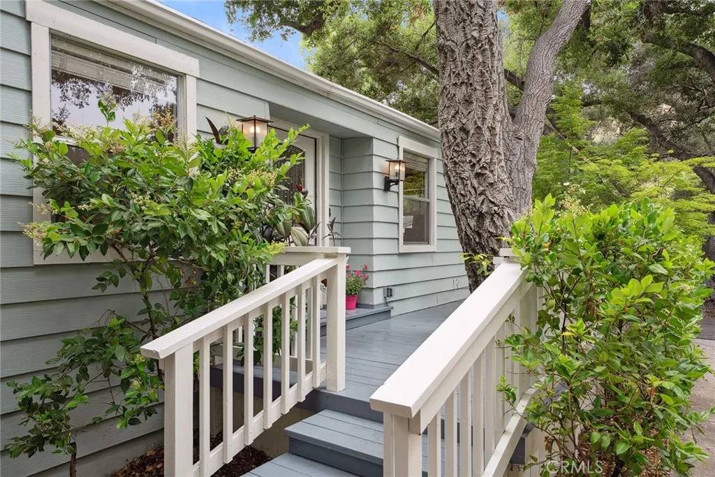 Westlake Village, CA 91361,90 Sherwood Drive