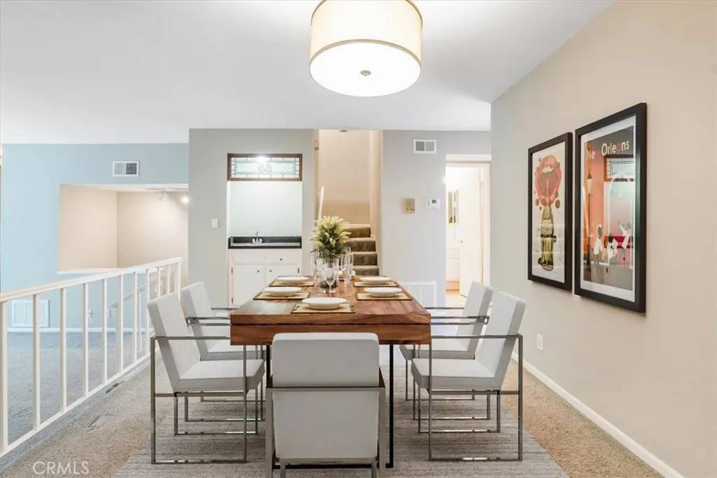 Woodland Hills, CA 91367,5711 Owensmouth Avenue #111