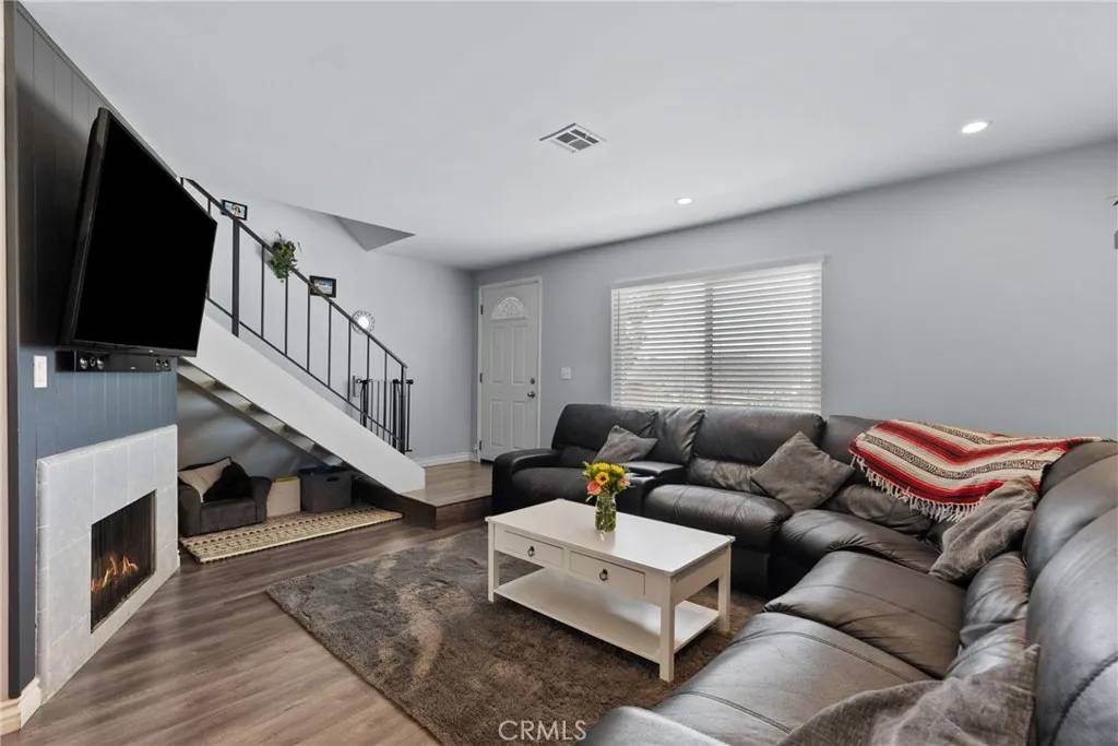 Saugus, CA 91350,22524 Paseo Terraza