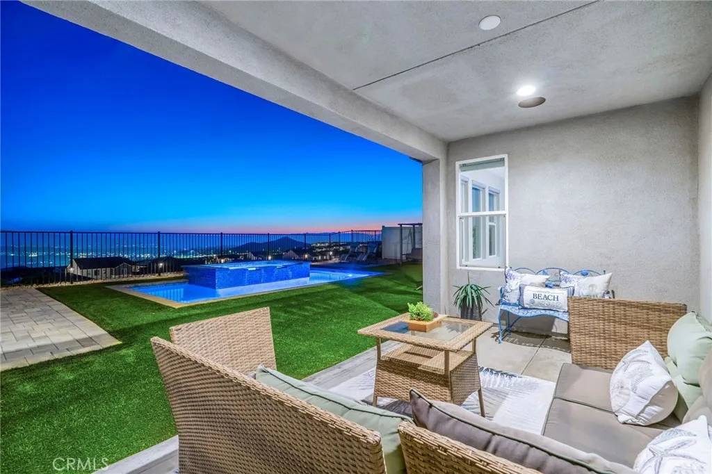 Saugus, CA 91350,28511 Sparrow Way