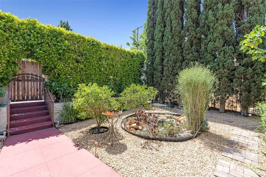 Tujunga, CA 91042,10447 Helendale Avenue