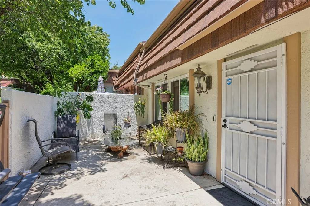 Chatsworth, CA 91311,10161 Larwin Avenue #3