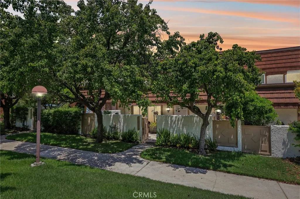 Chatsworth, CA 91311,10161 Larwin Avenue #3