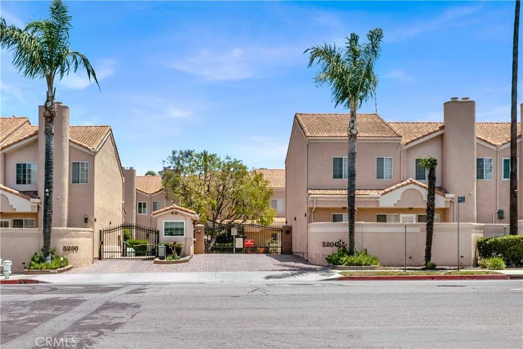 Encino, CA 91316,5200 White Oak Avenue #52