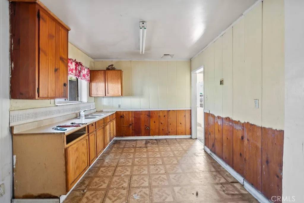 Sunland, CA 91040,10726 Radwin Avenue