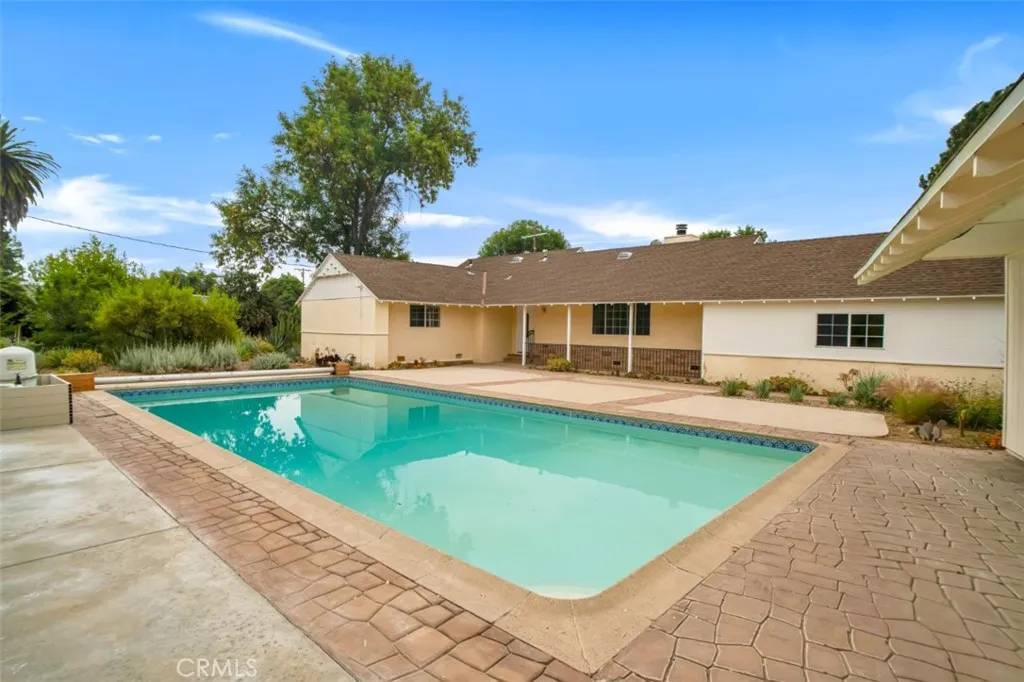 Northridge, CA 91325,17450 Devonshire Street