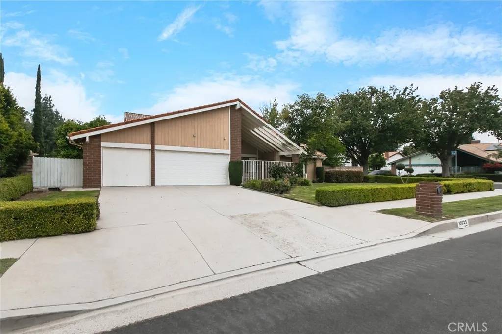 Chatsworth, CA 91311,10025 Lubao Avenue