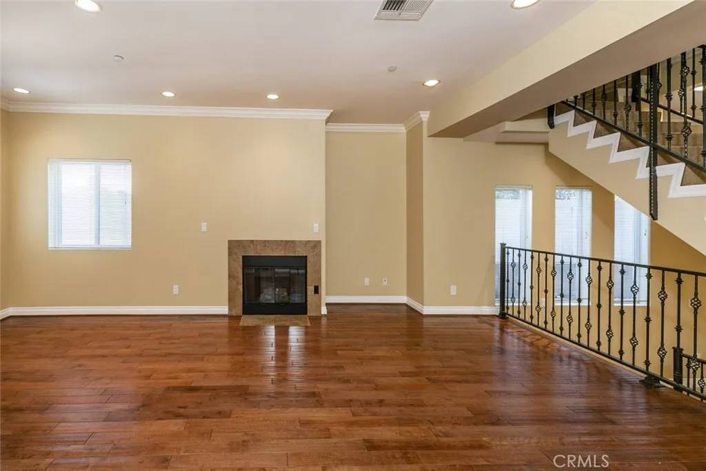 Agoura Hills, CA 91301,5241 Colodny Drive #301