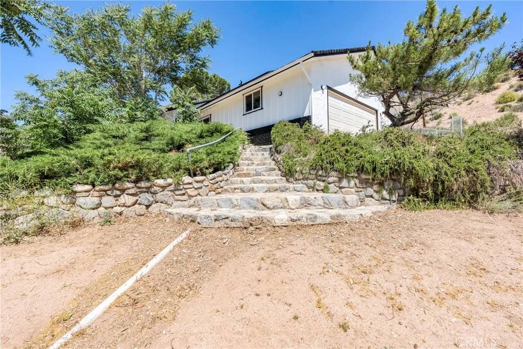 Lake Hughes, CA 93532,26865 Pine Canyon Road
